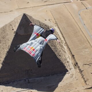 Cedric Dumond jumpsuit over the Pyramide